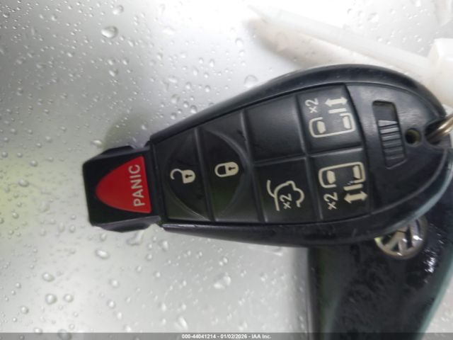 Volkswagen Routan Se Image 6