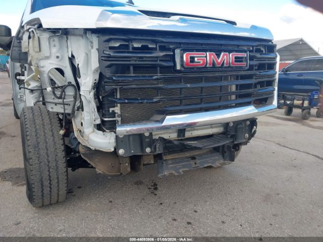 GMC Sierra 2500 4wd  Long Bed Pro Image 8