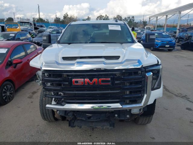 GMC Sierra 2500 4wd  Long Bed Pro Image 6
