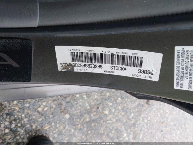 Toyota Sienna Le V6 Image 14