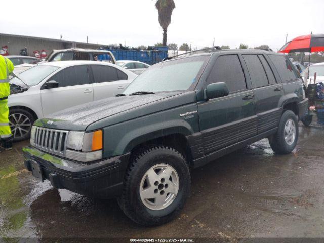 Jeep Grand Cherokee Laredo Image 2