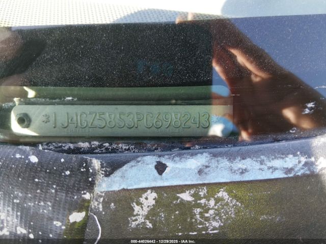 Jeep Grand Cherokee Laredo Image 8