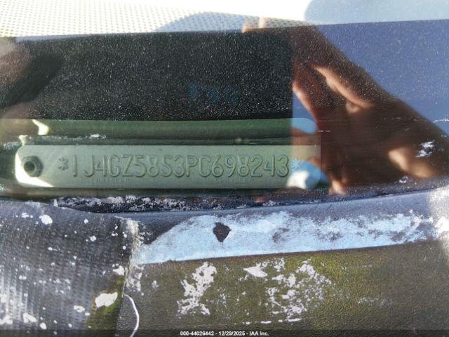 Jeep Grand Cherokee Laredo Image 8