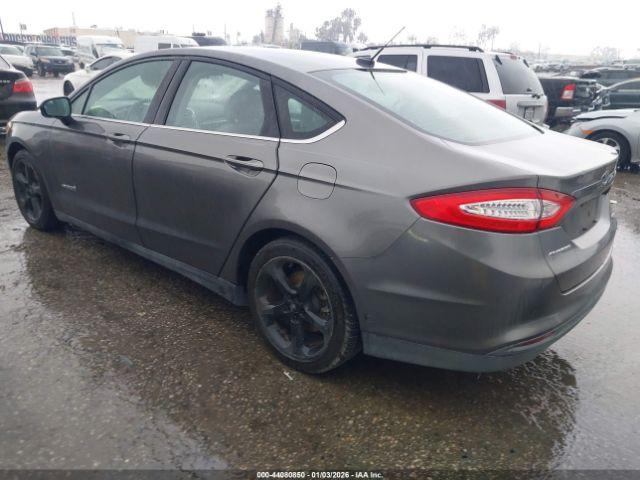 Ford Fusion S Image 11