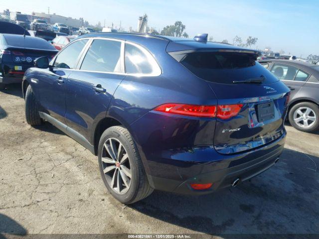 Jaguar F-PACE 30t Prestige Image 3