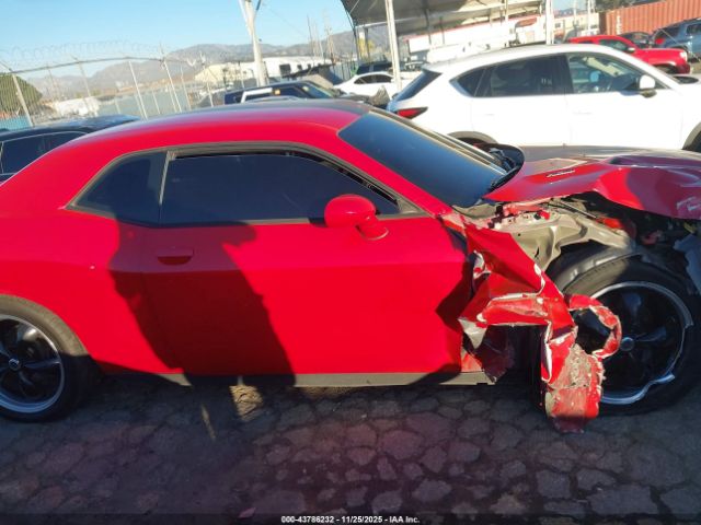 Dodge Challenger Image 11
