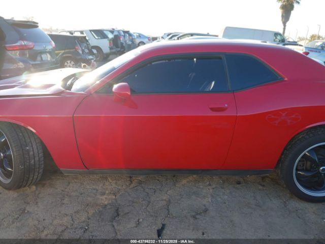 Dodge Challenger Image 12
