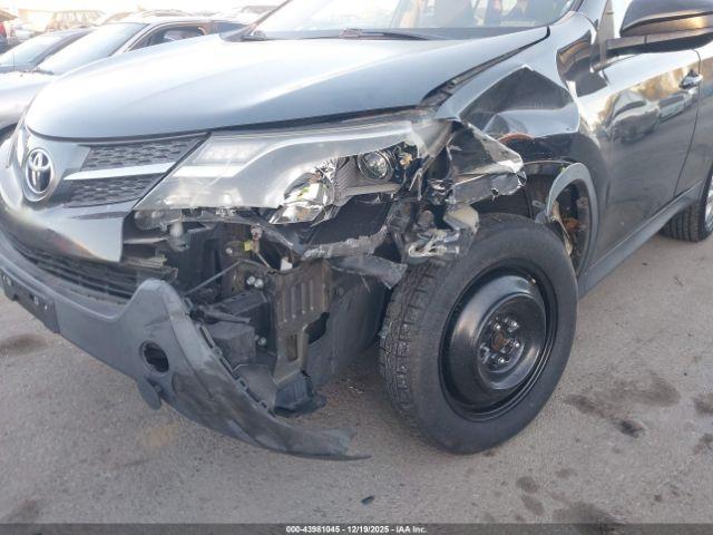 Toyota RAV4 Le Image 11