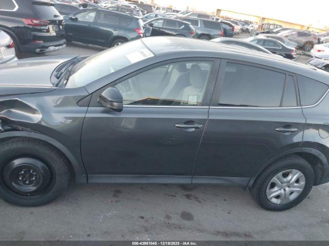 Toyota RAV4 Le Image 9