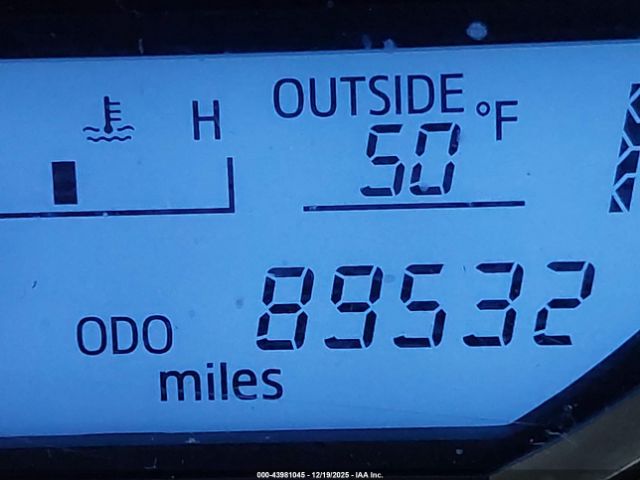 Toyota RAV4 Le Image 13