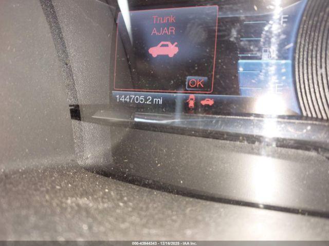 Lincoln MKS Image 12