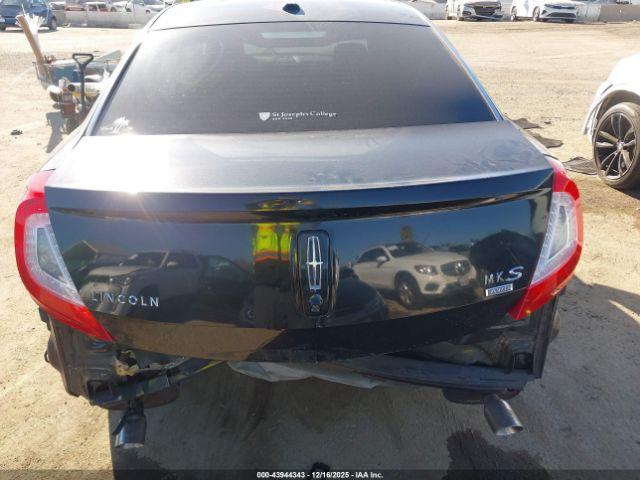 Lincoln MKS Image 15