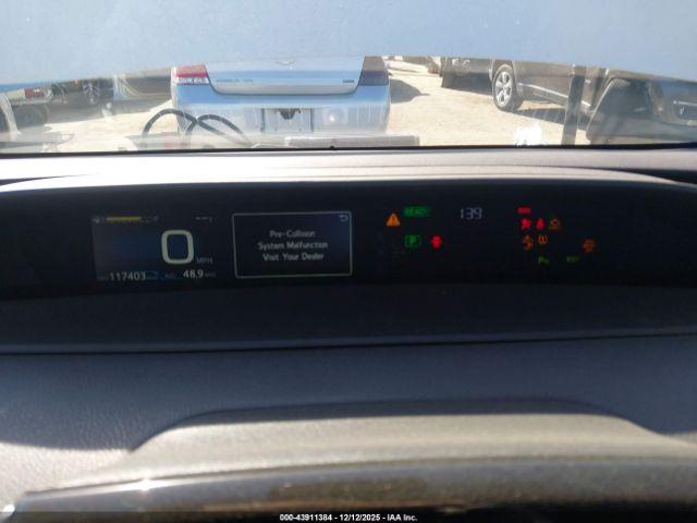 Toyota Prius Le Image 6