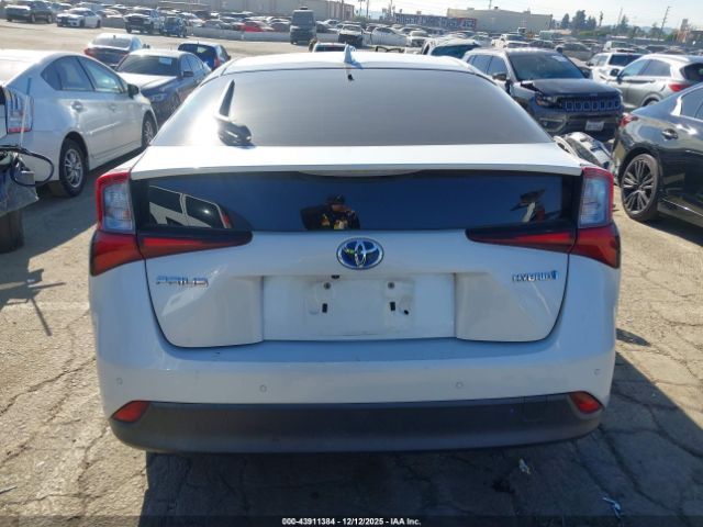 Toyota Prius Le Image 15