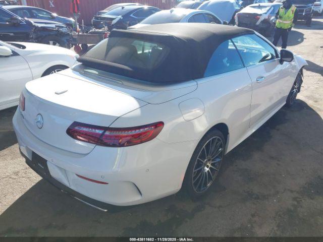 Mercedes-Benz E-Class Image 16