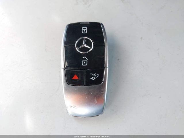 Mercedes-Benz E-Class Image 14