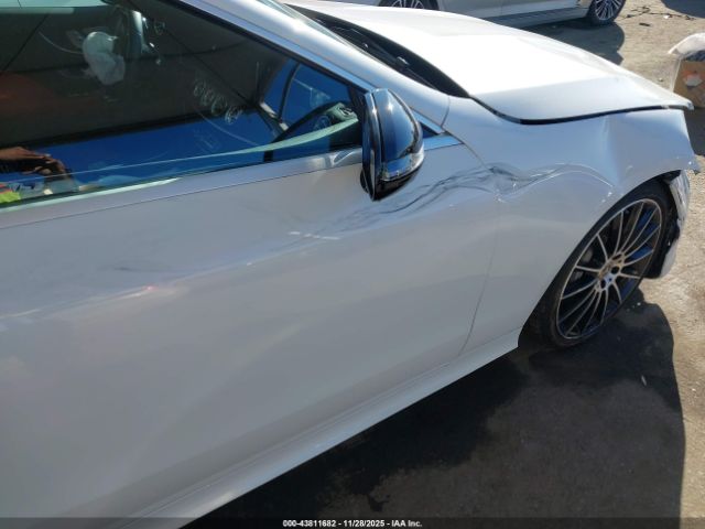 Mercedes-Benz E-Class Image 9