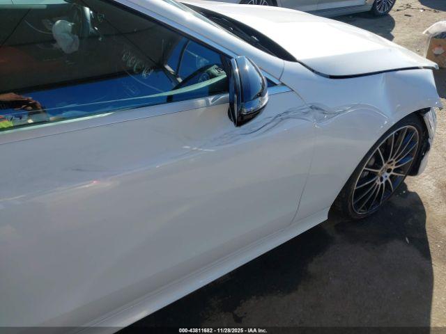 Mercedes-Benz E-Class Image 9