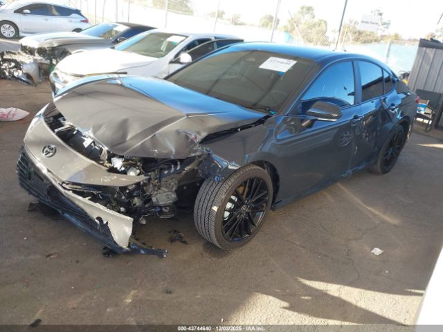 Toyota Camry Le Image 16