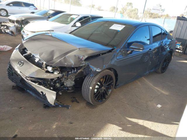 Toyota Camry Le Image 16