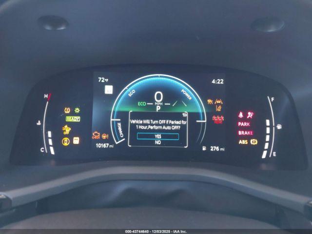 Toyota Camry Le Image 6