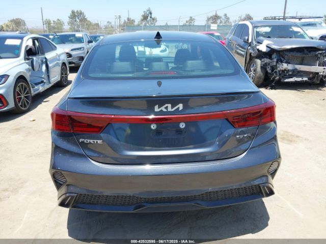 Kia Forte Gt-line Image 11