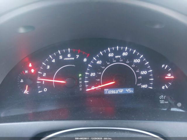 Toyota Camry Le Image 4