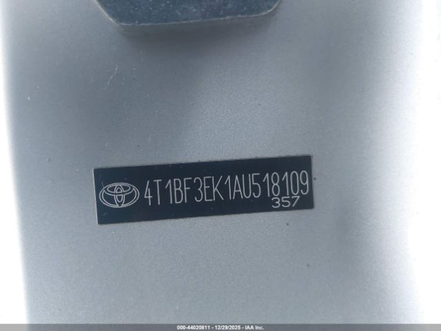 Toyota Camry Le Image 7