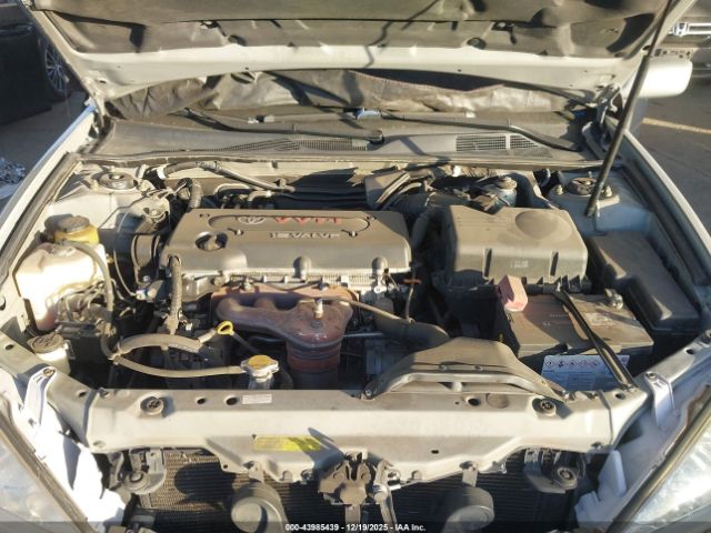 Toyota Camry Le Image 13