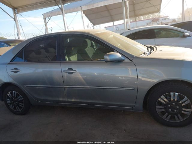 Toyota Camry Le Image 15