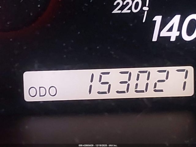 Toyota Camry Le Image 16