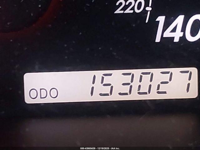 Toyota Camry Le Image 16