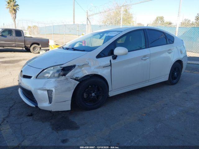 Toyota Prius Three Image 9