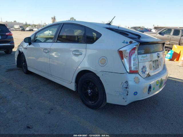 Toyota Prius Three Image 10