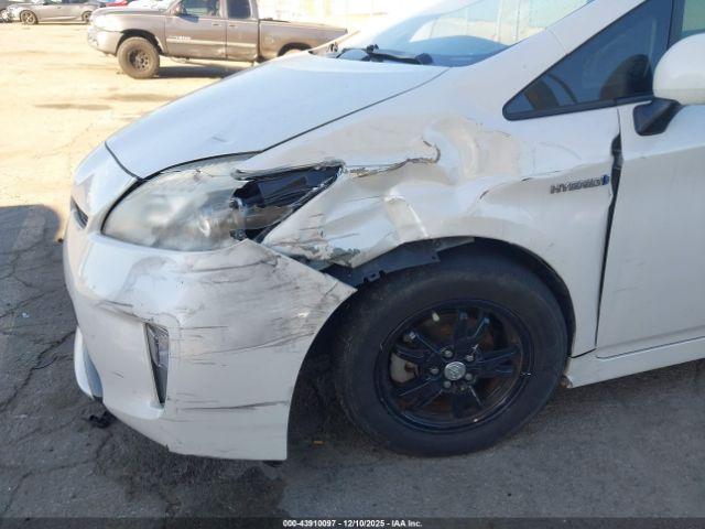 Toyota Prius Three Image 8