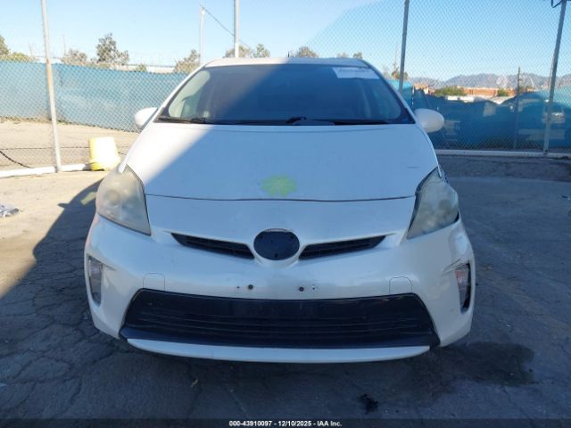 Toyota Prius Three Image 5