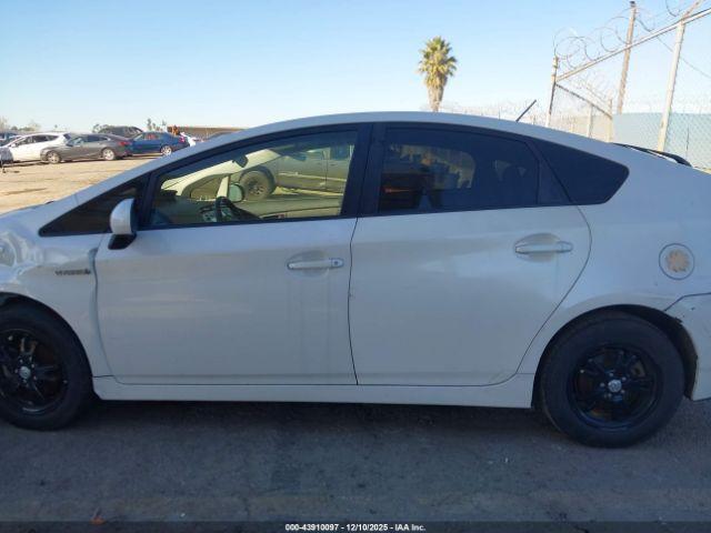 Toyota Prius Three Image 7