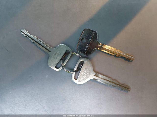 Toyota Corolla Ce Image 9