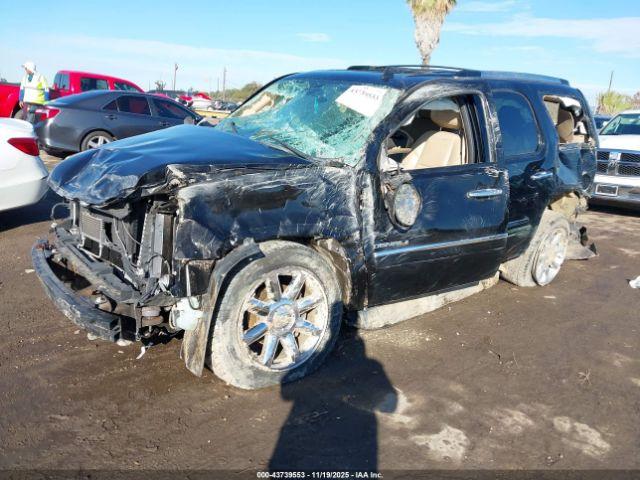 GMC Yukon Denali Image 5