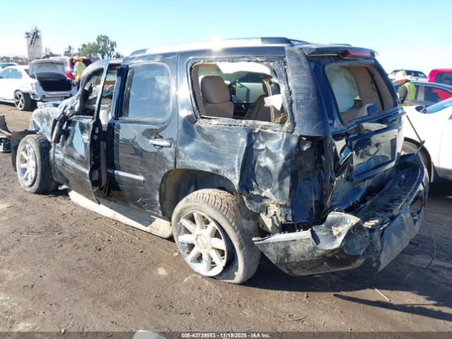 GMC Yukon Denali Image 6