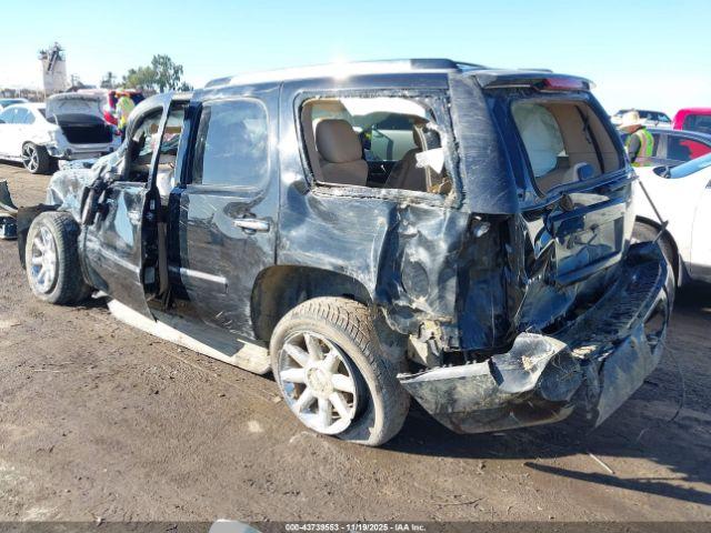 GMC Yukon Denali Image 6