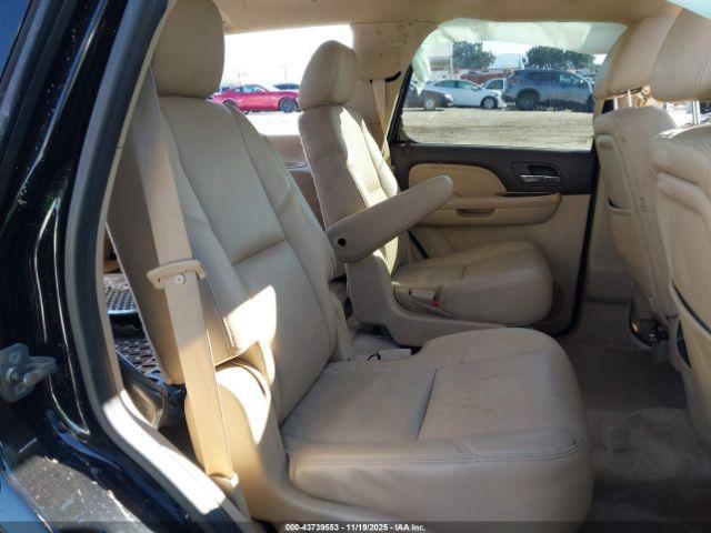 GMC Yukon Denali Image 7