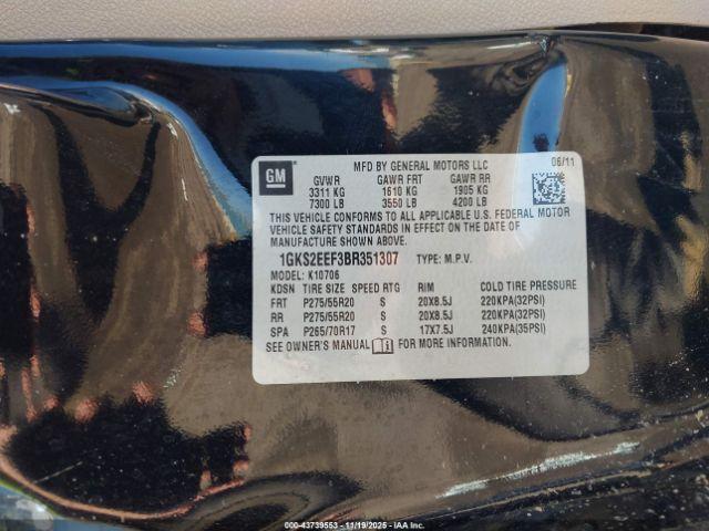 GMC Yukon Denali Image 9