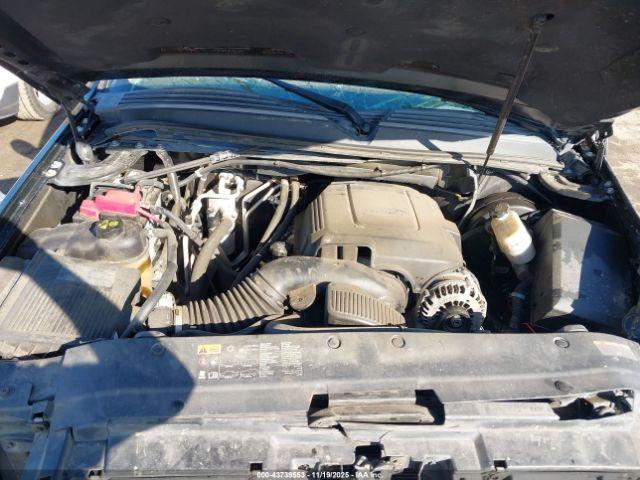 GMC Yukon Denali Image 10