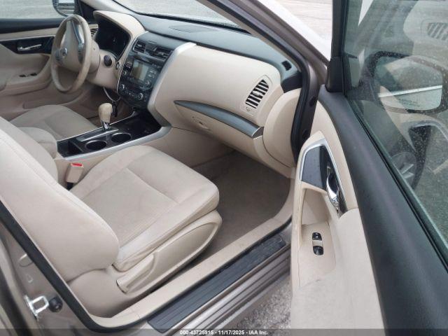 Nissan Altima 2.5 Sv Image 8