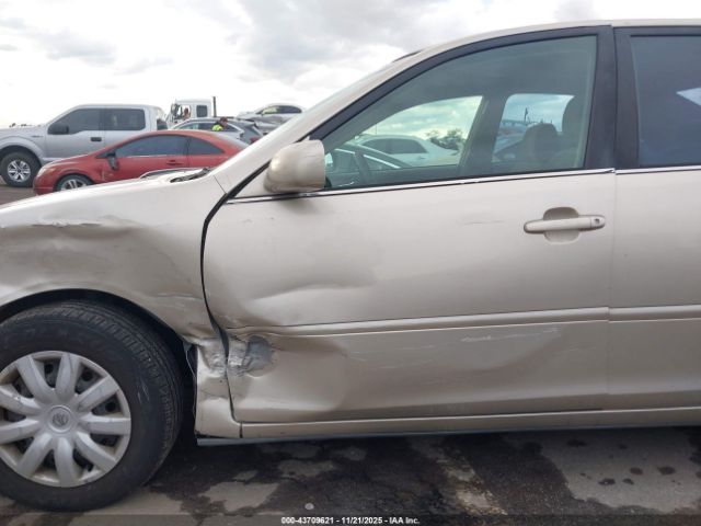 Toyota Camry Le Image 10