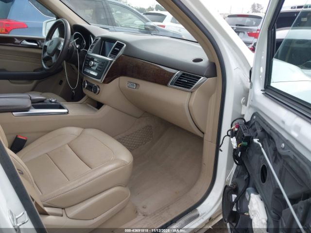 Mercedes-Benz M-Class 4matic Image 15