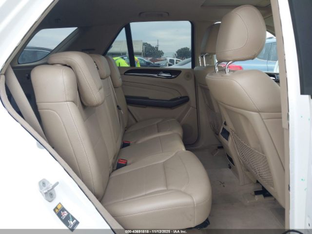 Mercedes-Benz M-Class 4matic Image 4