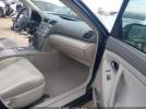 Toyota Camry Le Image 12