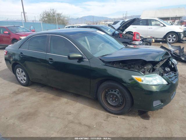 Toyota Camry Le Image 8